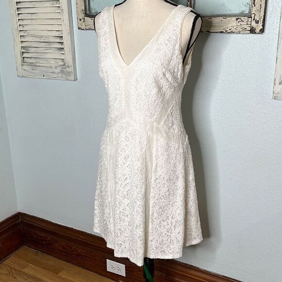 BCBG Maxazria Sequin Lace Sleeveless V Neck Off White A-line Women's Dress Size - Picture 3 of 15